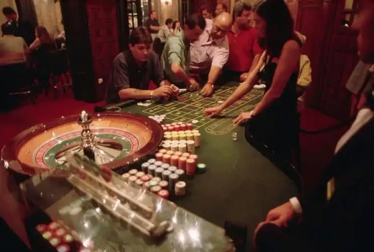 202pub online gaming platform hero banner showing sports and casino entertainment